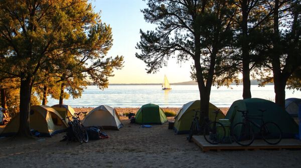 Les meilleures destinations de camping au bord de l'eau en France